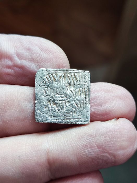 Moeda muçulmana medieval de prata