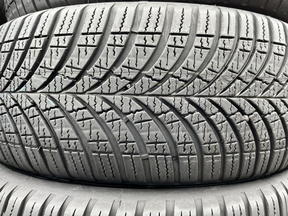 215/60/R17 GoodYear Vector4season