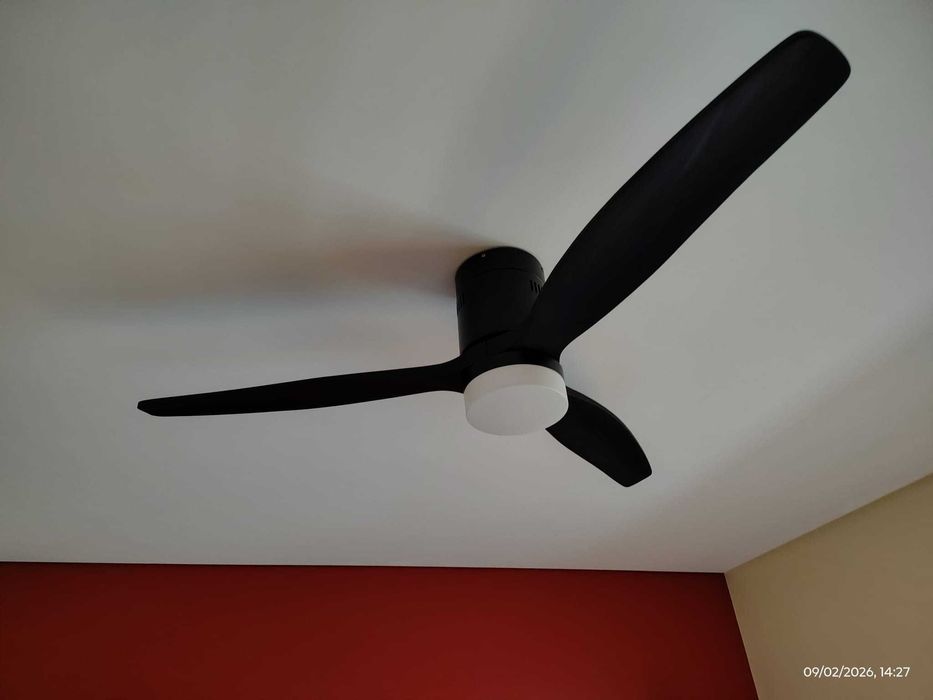 Ventoinha Silenciosa de Teto (Pás de Madeira)