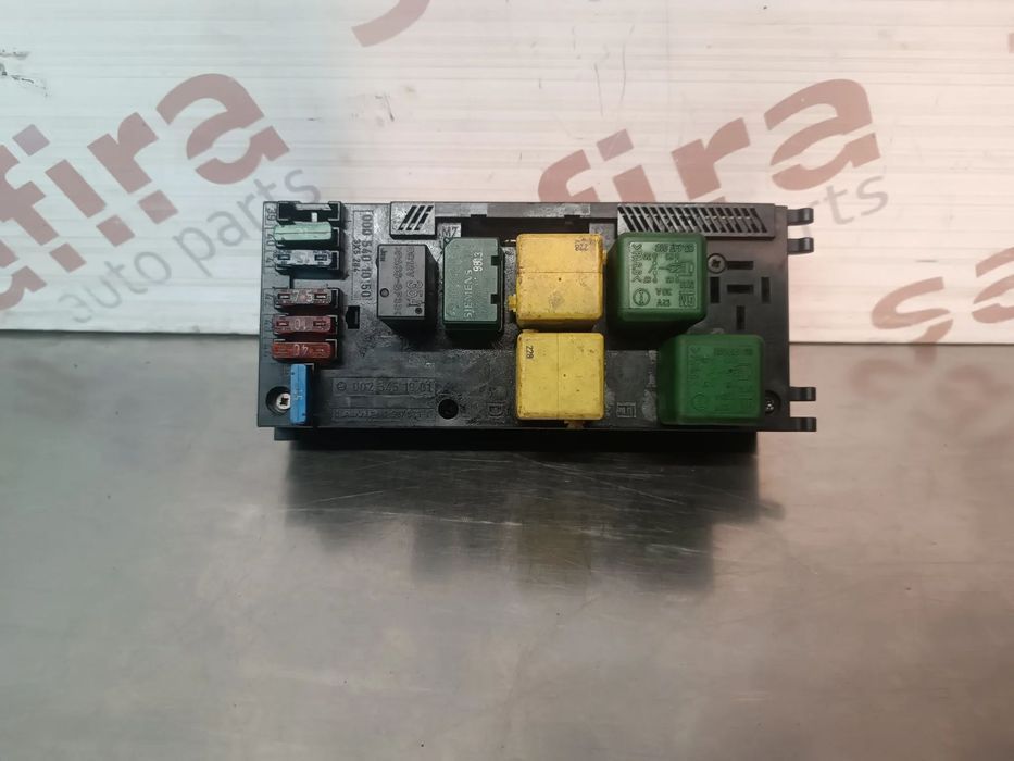 CAIXA DE FUSIVEIS / SAM MERCEDES CLASSE E / C W202 W210 REF: