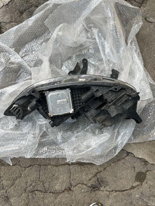 Фара фул лед права на Renault Kadjar 2015р робоча, зломані кріплення!