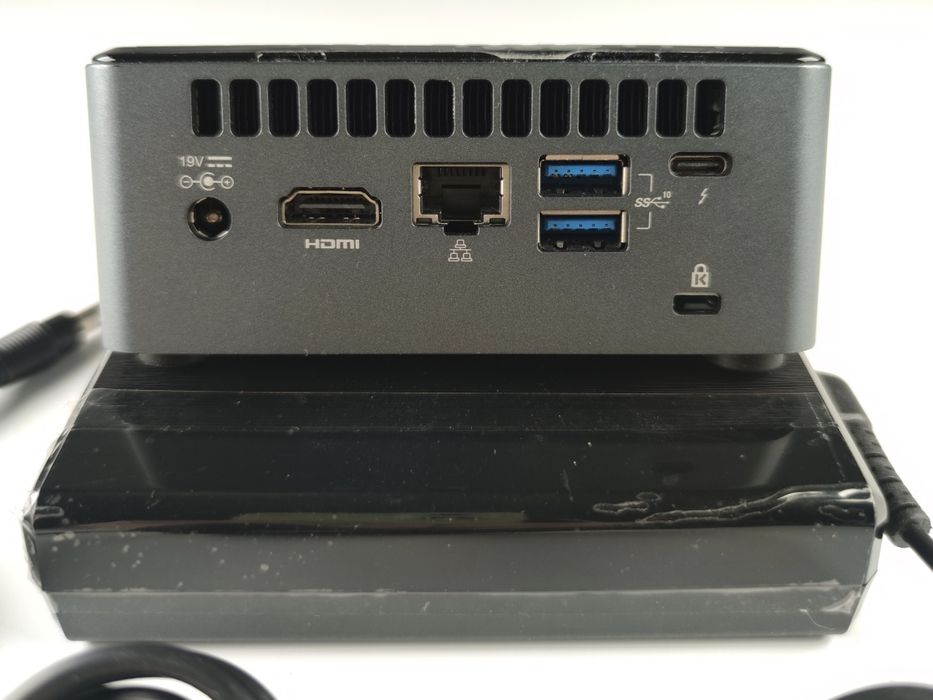 Компактний ПК Intel NUC 10 i5 (NUC10i5FNH) 16 GB RAM (опція + Dock станція)