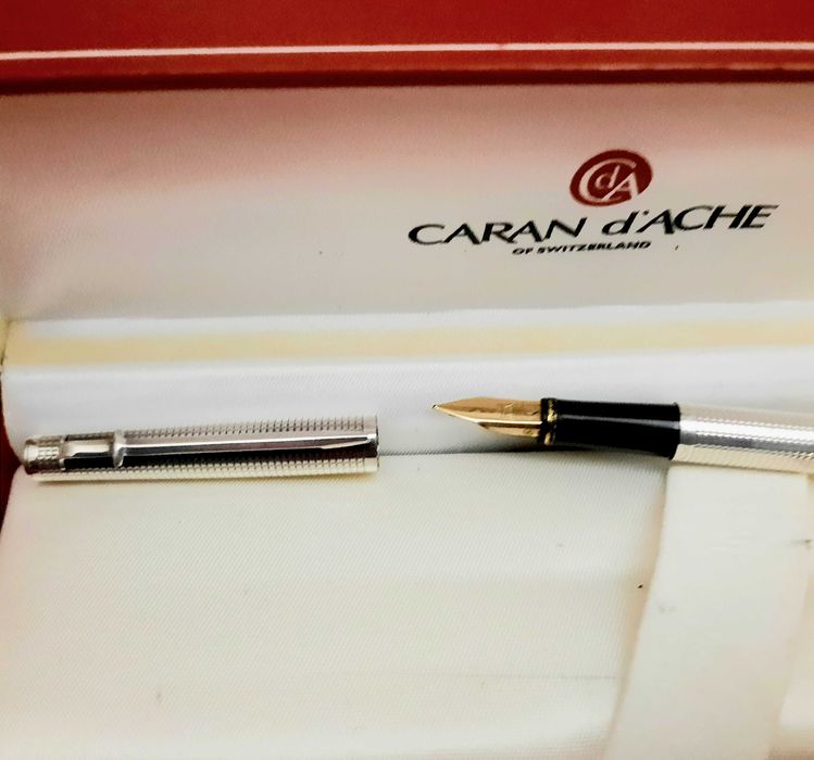 Caneta de aparo Caran d'Ache Madison em 
Prata