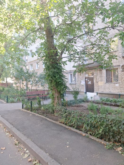 Продажа 2х кв,под ремонт  1/5,центр,можно под офис ,37т$