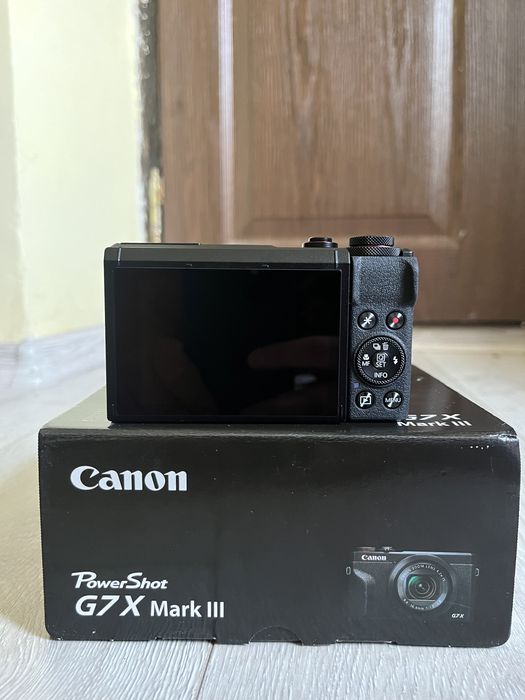 Новий/внаявності/Canon PowerShot G7X Mark III black