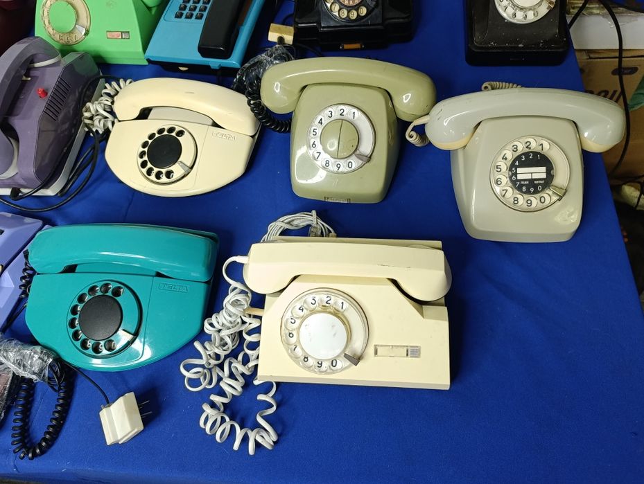 Стационарный телефон СССР с круглым диском советский стаціонарний