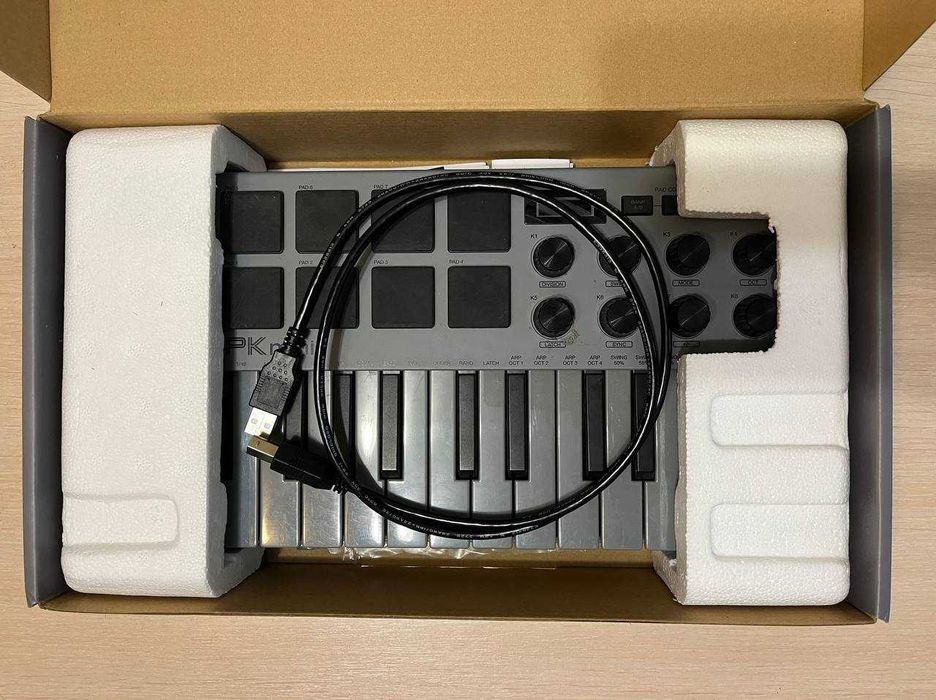 MIDI-клавіатура Akai MPK Mini