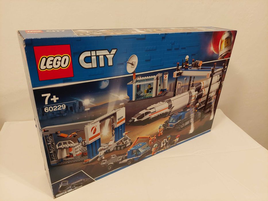 LEGO® 60229 City - Transport i montaż rakiety