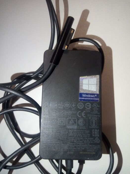 Блок живлення для планшетів Microsoft model 1800 15В, 2.58 А 44W