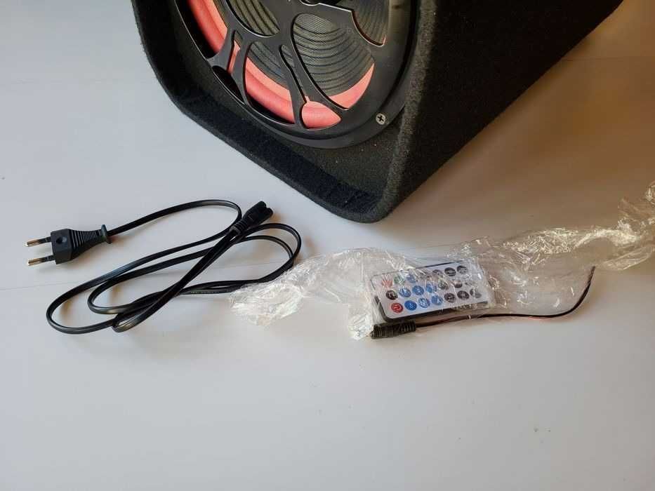 Активный сабвуфер. Акустика. Колонка. Встроенный усилитель звука.