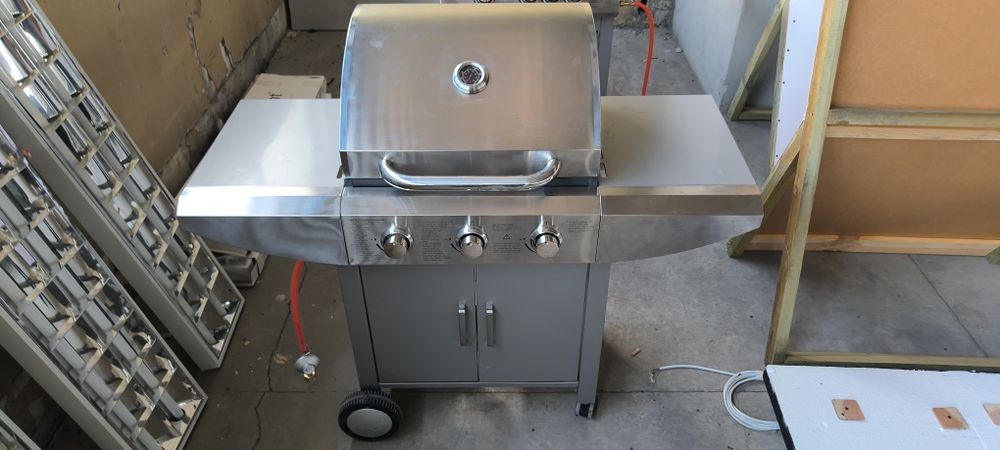 Grill       gazowy