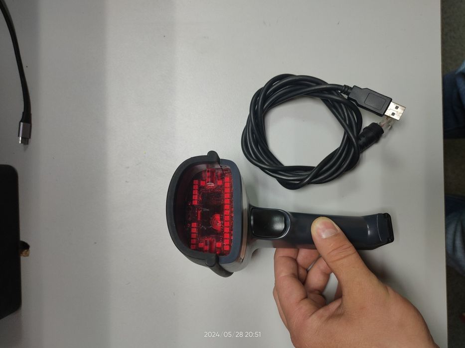 Сканер штрих/qr кодів