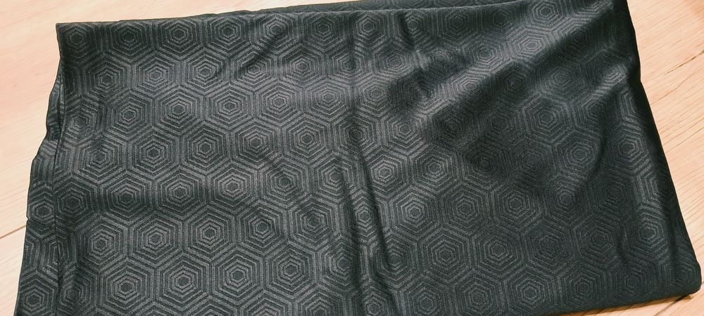 Materiał, kupon granatowej dzianiny