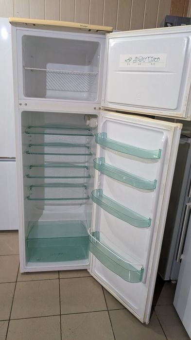 Холодильник Snaige