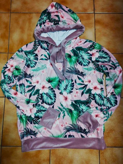 Welurowy dres z kapturem w kolorze pudrowy róż