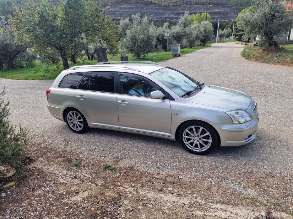 Toyota Avensis T25 — photo 3