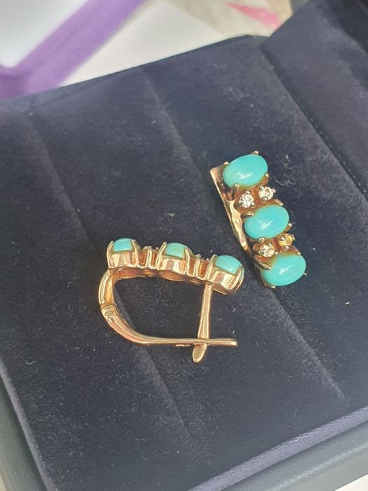 Золотые серьги с бирюзой