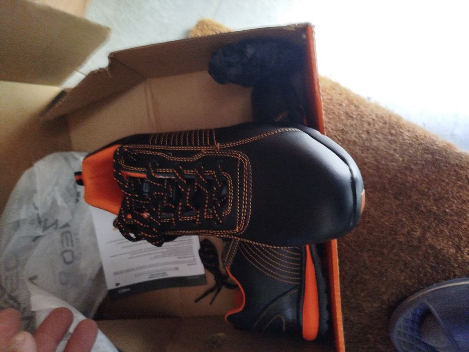 Sprzedam buty robocze firmy Neo