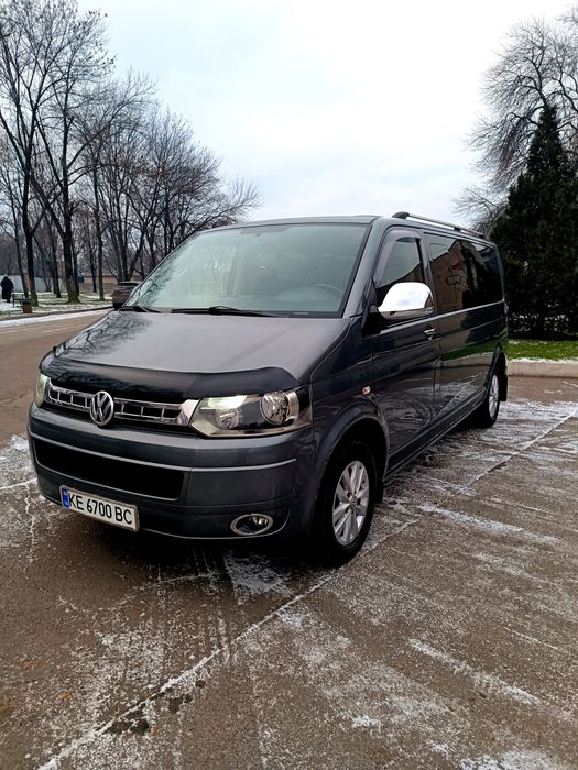 Volkswagen Caravelle 2.0 TDi (140) 6 ст  Voyage Maxi .