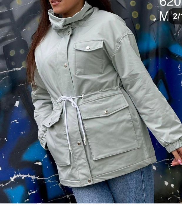 Парка жіноча в 44 розмірі