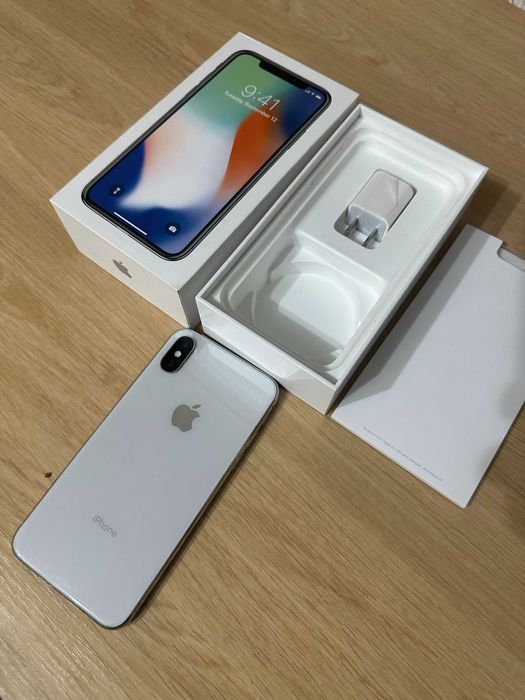 Продам Iphone X 256 Гб  4500 грн