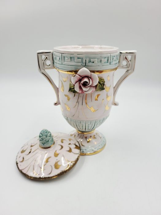 Bogato zdobiona, włoska, ceramiczna, ręcznie malowana waza