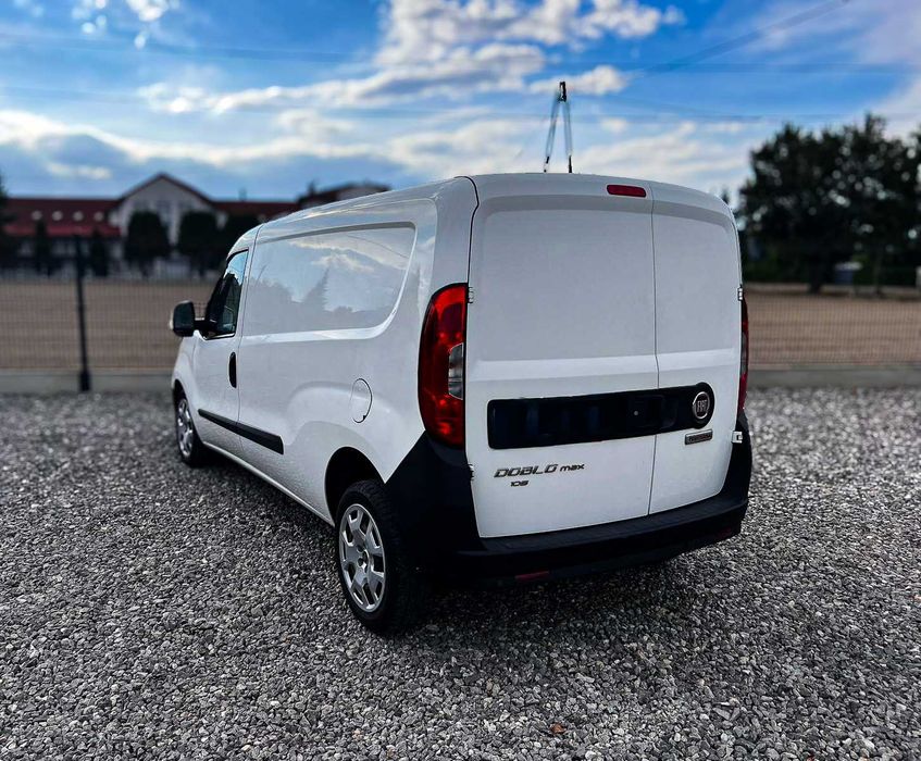 Wynajem busa dostawczego | Fiat Doblo Maxi | Bus wynajem Warszawa