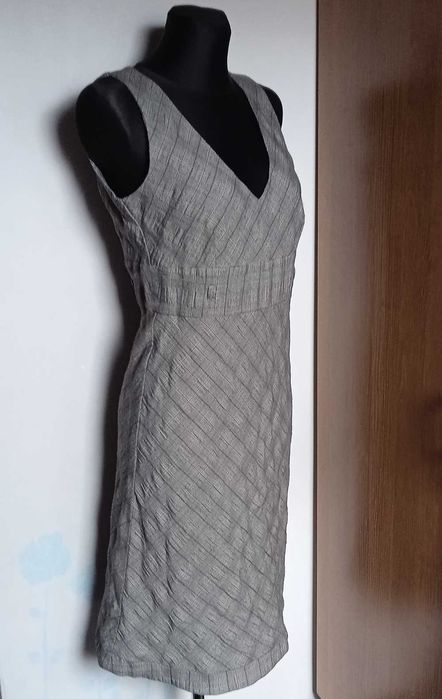 Quiosque sukienka z ładnego materiału r. 38