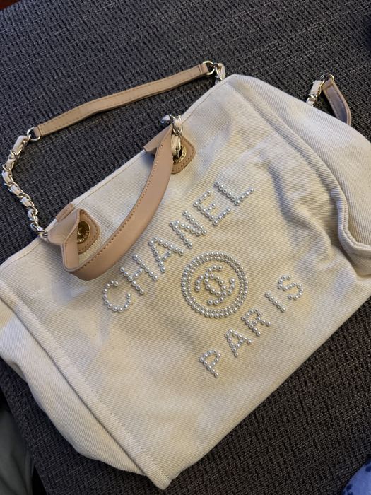 Mala Branca c/ Perolas Chanel