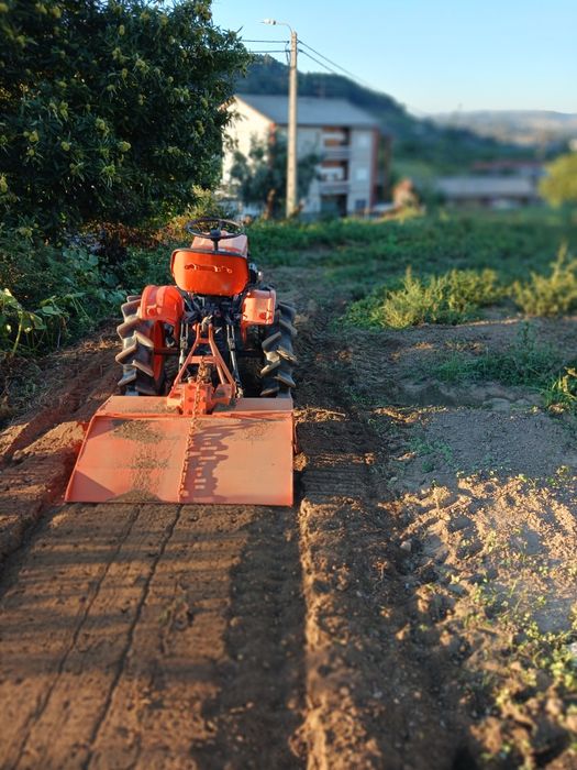 Kubota b6000 com Fresa