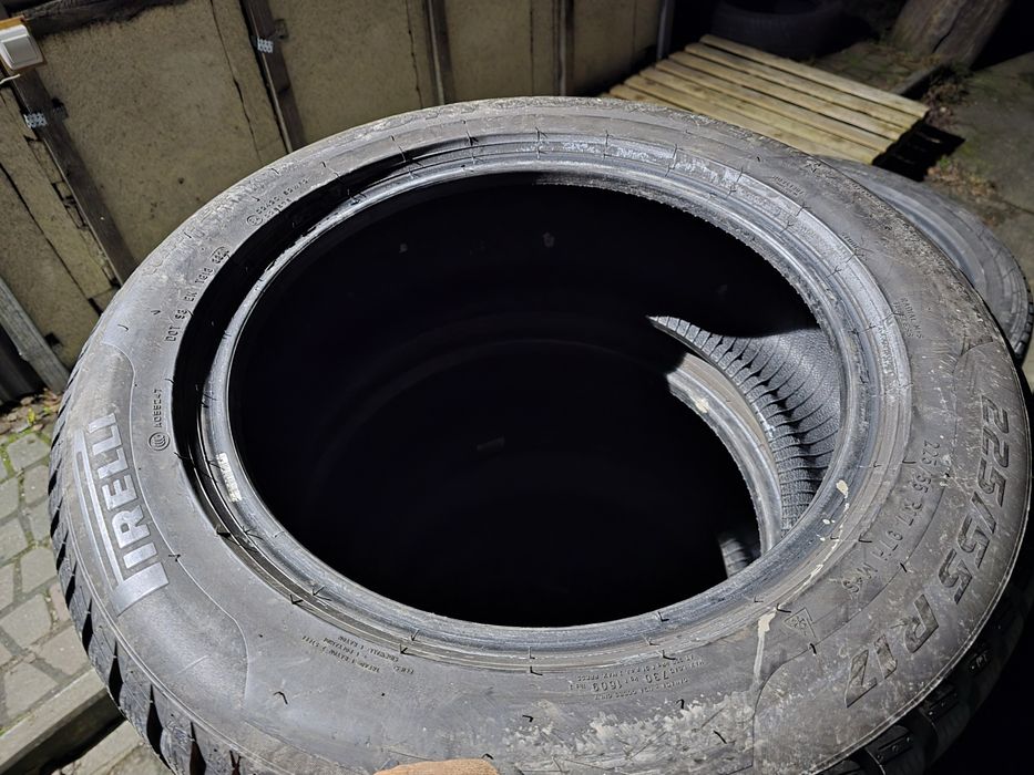 225/55R17 Pirelli Sottozero 3 як нова