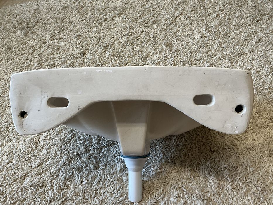 Умывальник Colombo.