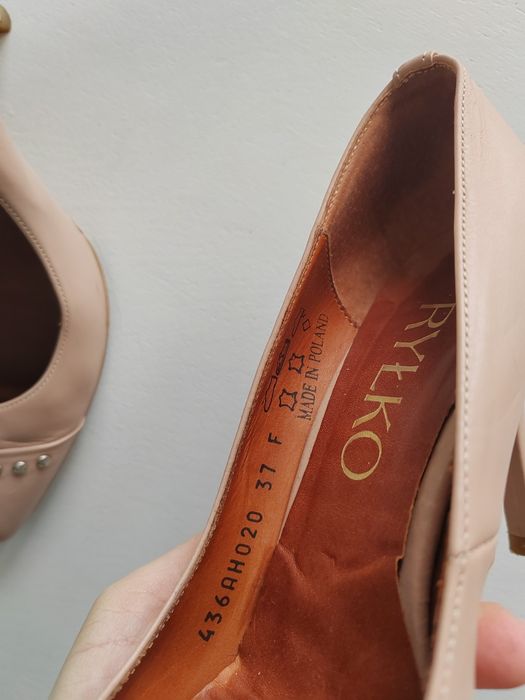 Szpilki Ryłko skóra naturalna szpilki nude