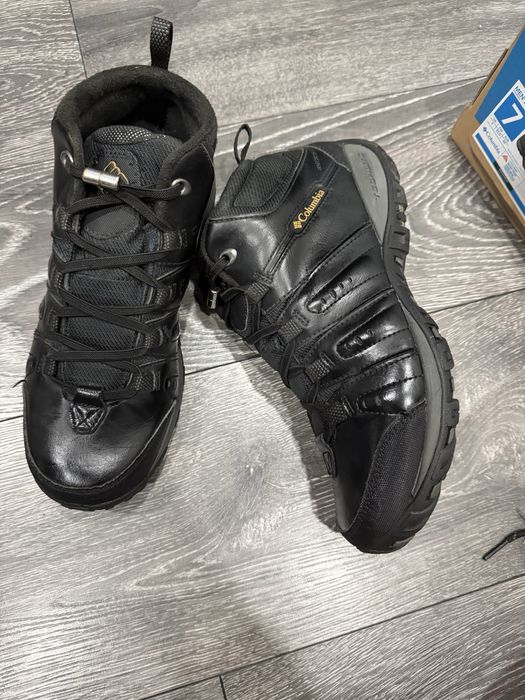 Продається взуття