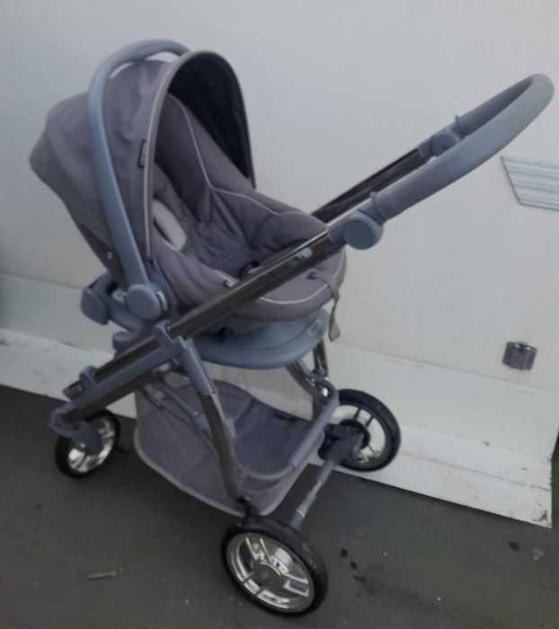 Carrinho de bebe trio Bebecar com base isofix