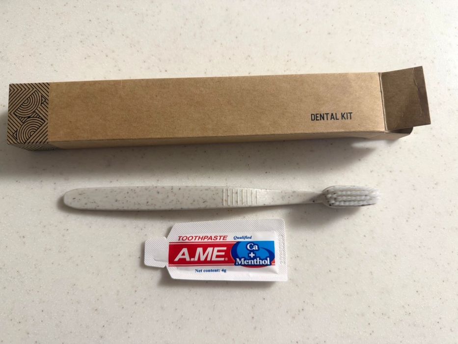 Ксметические принадлежности, одноразовые тапочки, зубные щетки