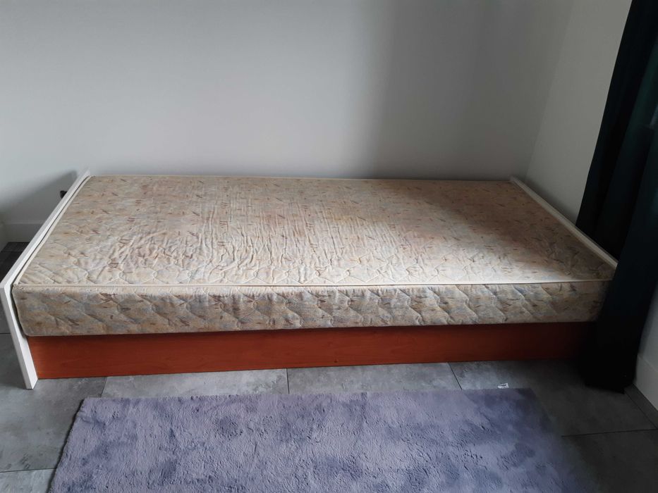 Sprzedam używany tapczan - stan b.dobry, cena 100 zł