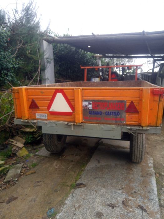 Vendo reboque marca Venâncio 5000kg