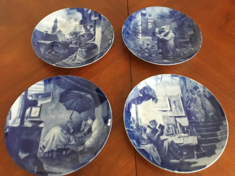 Ozdobne talerze niebieska porcelana Berlin Design