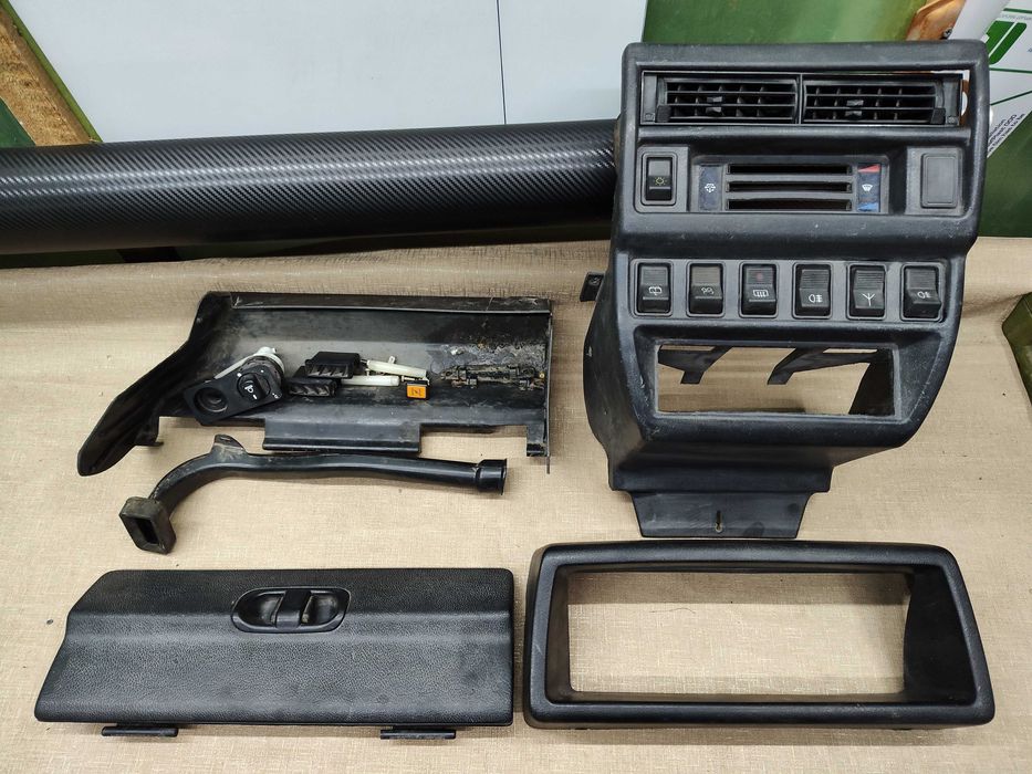 Пластик салону нива тайга 21213 щиток рамка борода панель козирок 2121