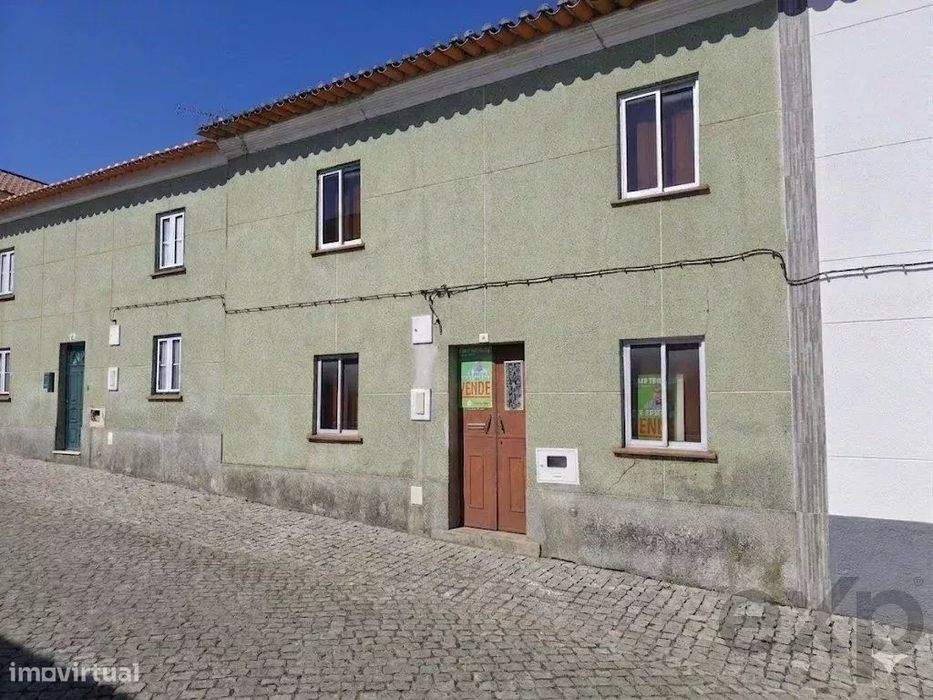 Casa T3 típica em Vale de Gaviões, Margem