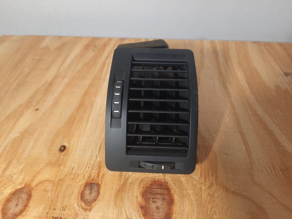 Skoda Octavia II kratka nawiewu prawa