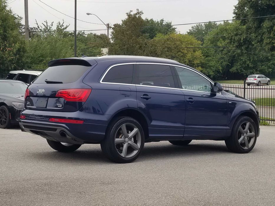Audi Q7      2015