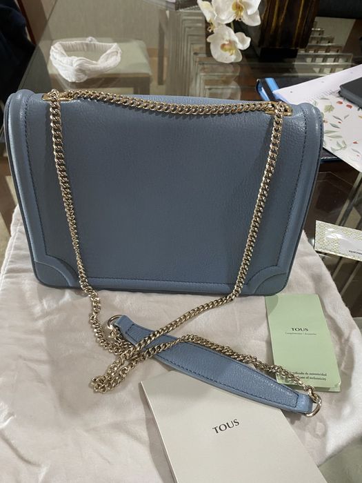 Mala Tous azul com corrente dourada