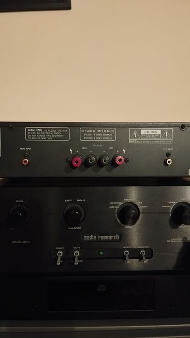 Vendo amplificador de potência Rotel modelo RB971 a trabalhar na perfe
