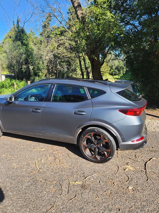 Cupra Formentor VZ 2.0 TSI 310cv DSG 4Drive – Cinzento Matte