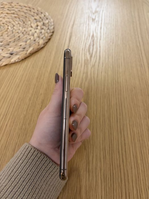 Sprzedam iphona XS 64 GB