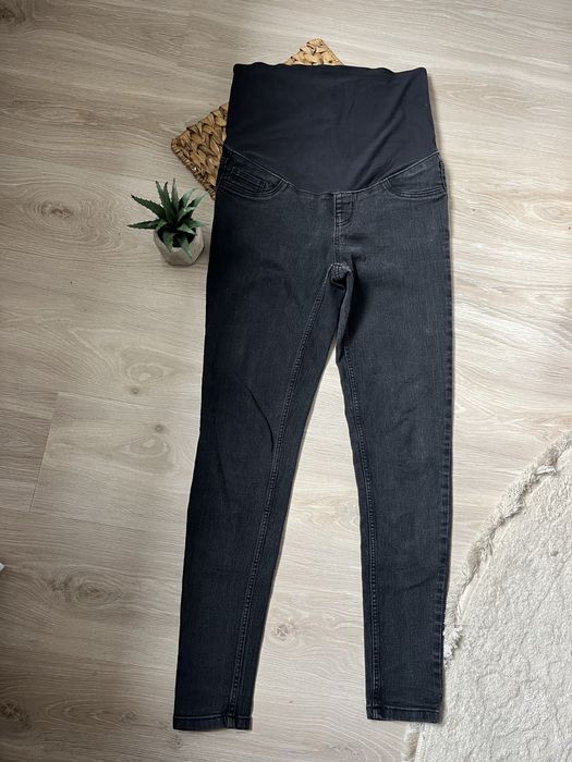 Джинси для вагітної жінки