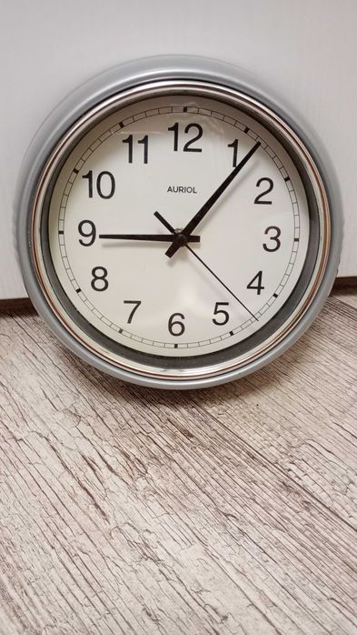 Zegar retro kwarcowy