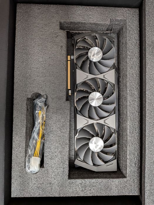 RTX 3080 Ti Zotac Gaming.